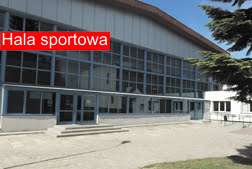 Widok na przeszkloną ściąnę Hali sportowej MOSiR Lubaczów
